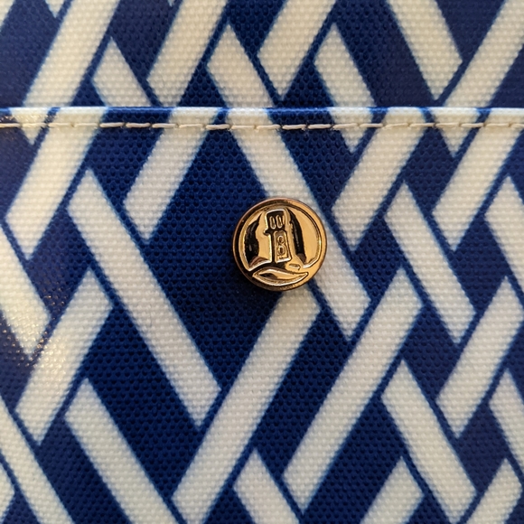 Lands End Cross Body bag - Picture 3 of 10